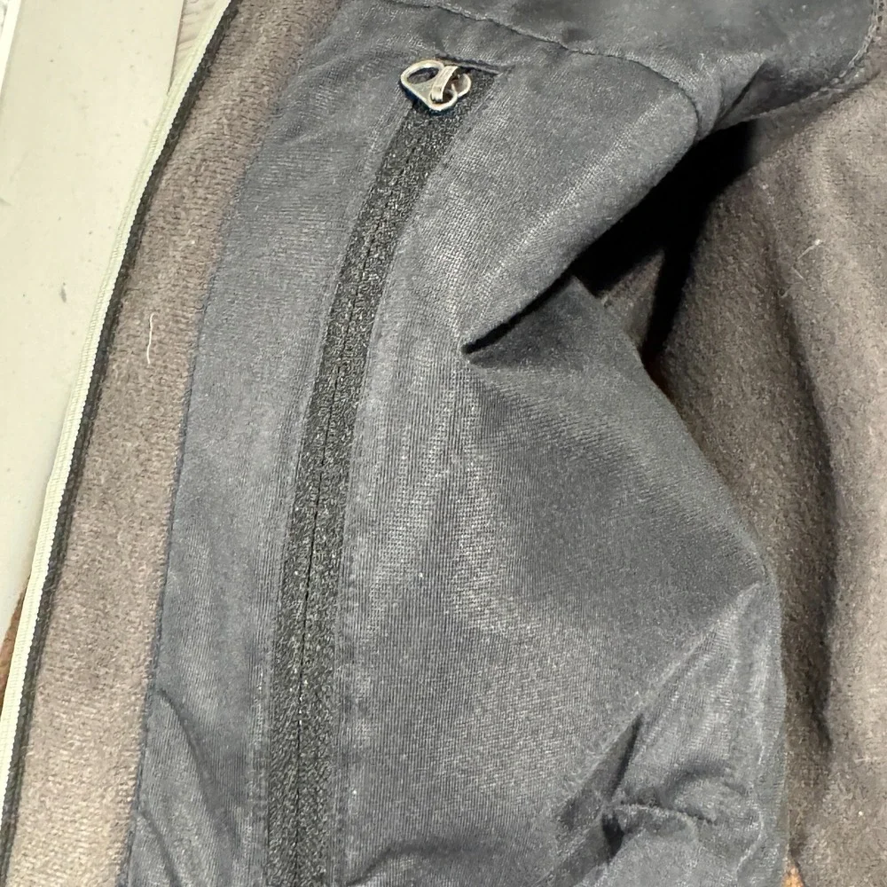 Mountain Hardwear no rips